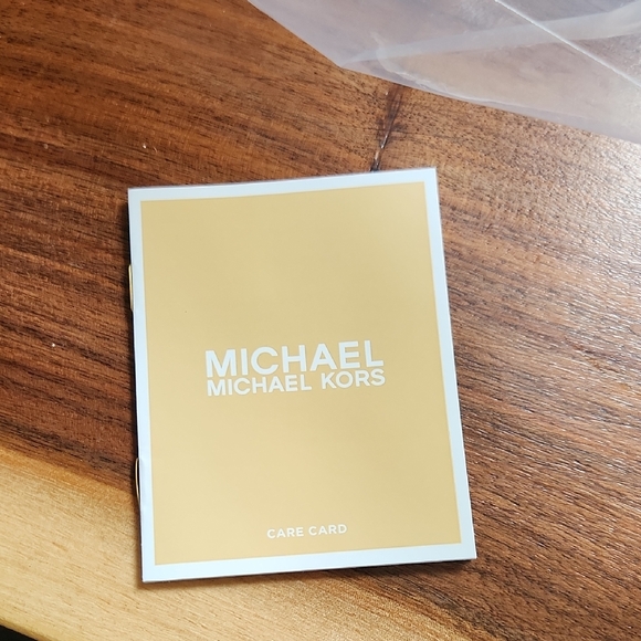 🔥Michael Kors NWT🔥Tan and Cream Crossbody Bag - Picture 6 of 6